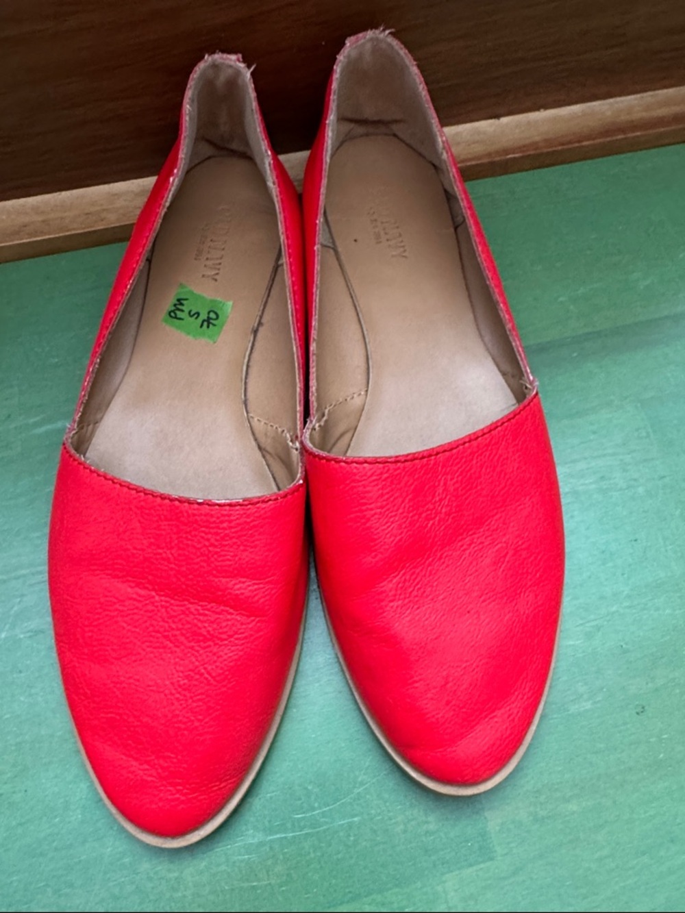 Old Navy red slip-ons W8